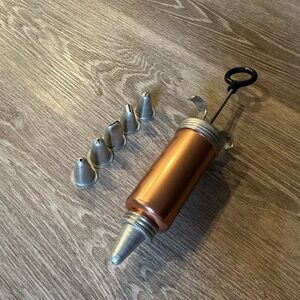 Vintage Cake Decorating Tips and Piping